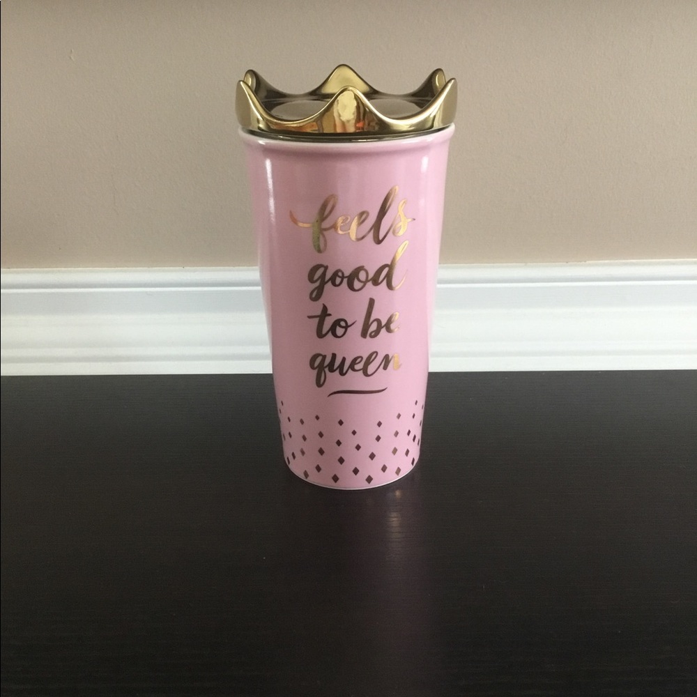 NWT Hallmark Ceramic Tumbler Glass with Lid- Feels Good To Be Queen - Pink